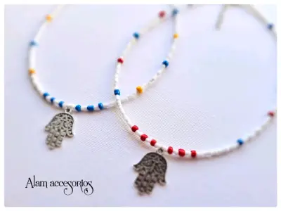 Collar Hamsa con cuentas de colores - miniatura 2