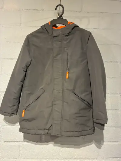 Chaqueta gris con capucha - miniatura 1