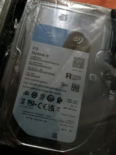 Disco duro Seagate SkyHawk 8TB - miniatura 1