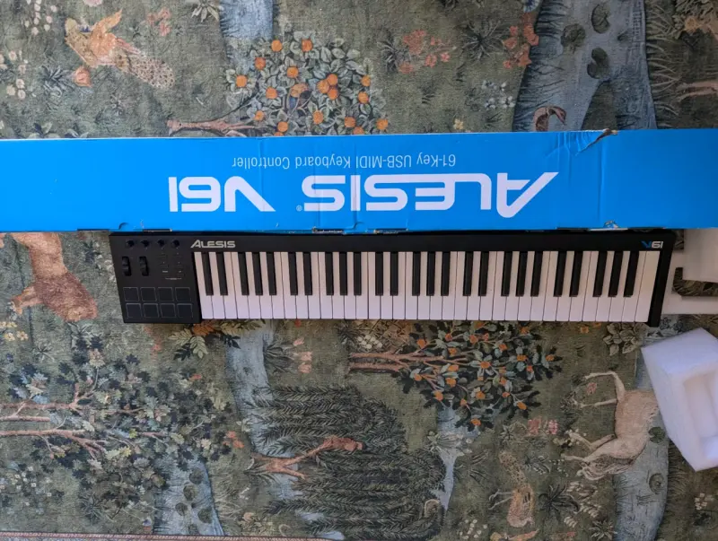 Teclado controlador MIDI Alesis V61 - 2