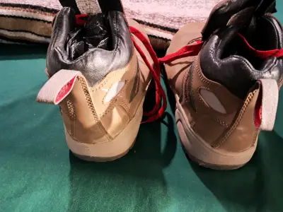 Botas de trabajo con cordones rojos - miniatura 3