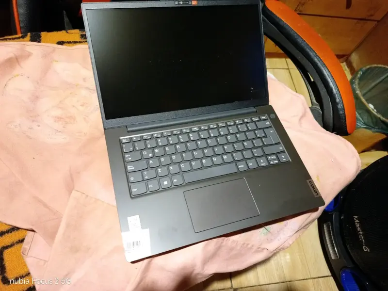 Laptop Lenovo Negra