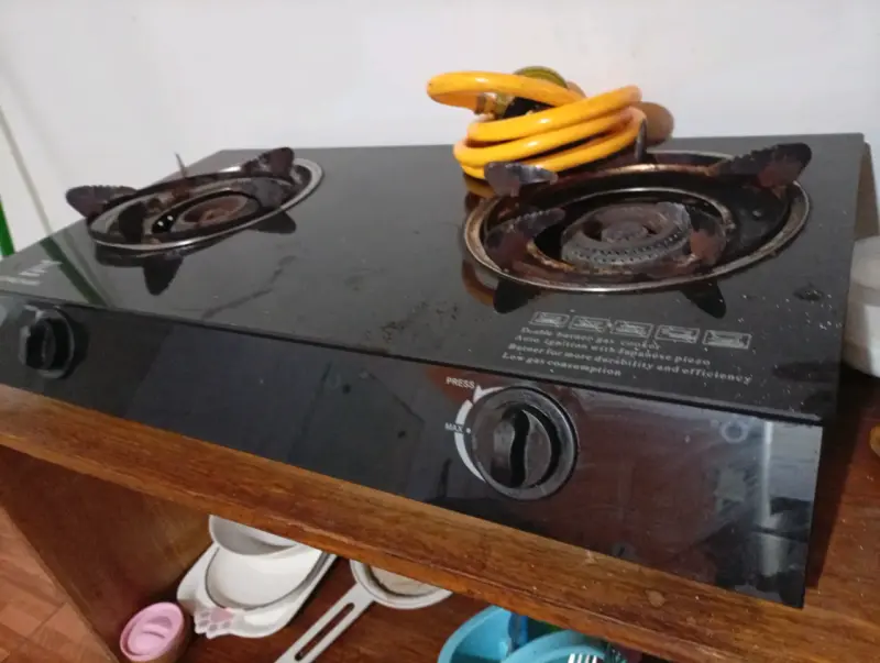 Cocina a gas de dos quemadores