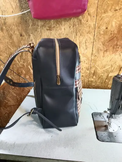 Mochila 100% cuero - miniatura 2