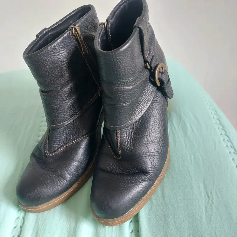 Botines negros de cuero con taco - 3