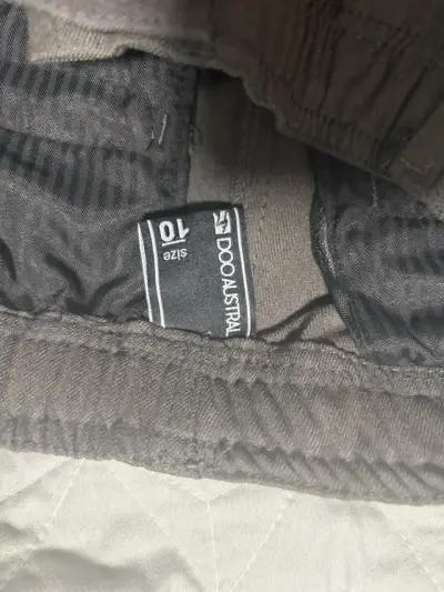 Pantalones gris escolar talla 10 - miniatura 2