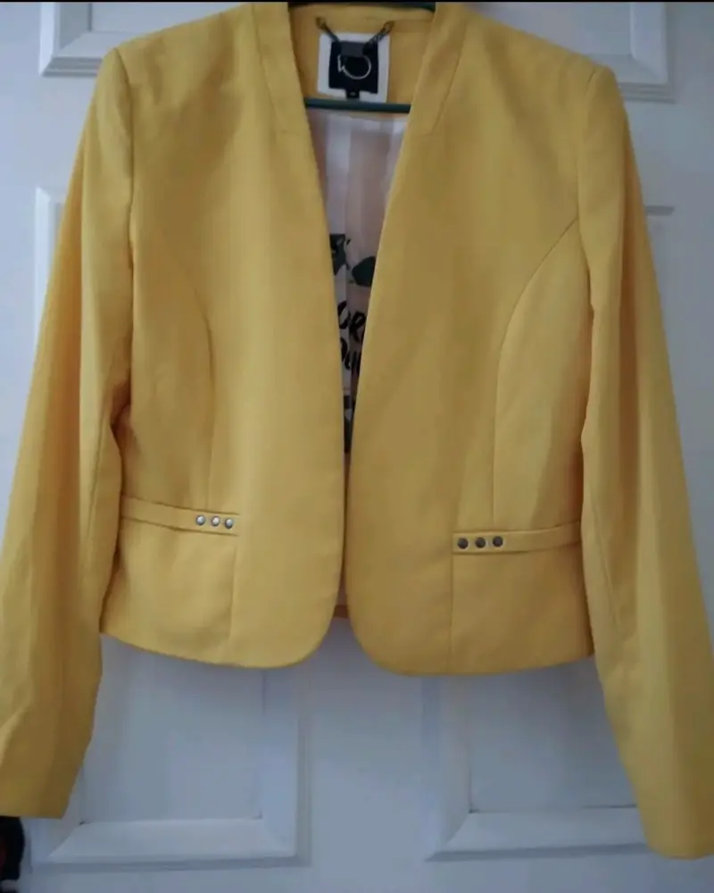 Blazer amarillo para mujer iO