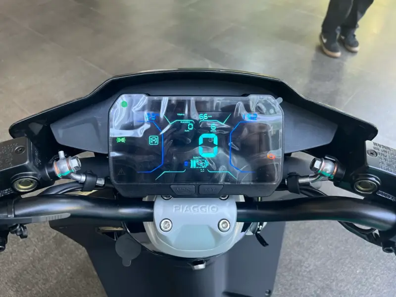 Scooter PIAGGIO ONE electrica - 3