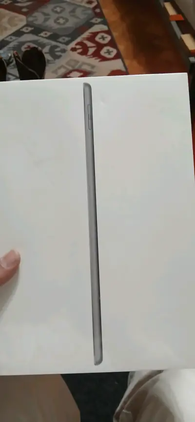 Tablet nueva en caja original - miniatura 1