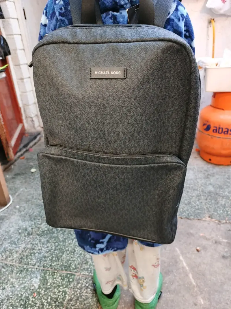 Mochila Michael Kors negra - 4