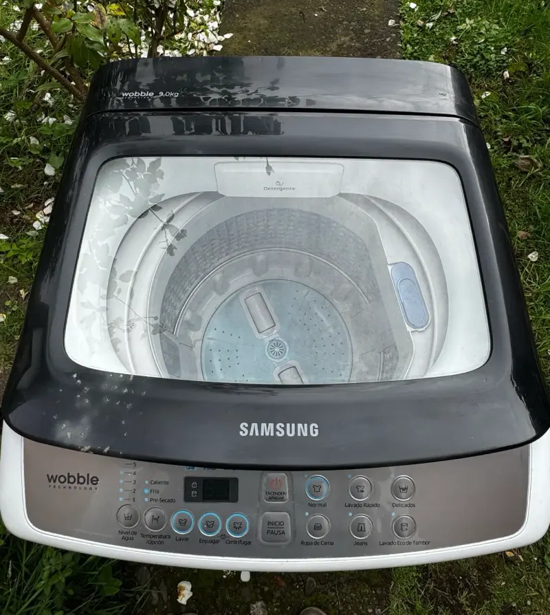 Lavadora Samsung Wobble blanca - 2