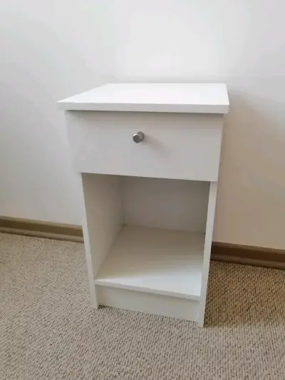 Velador blanco con cajón - miniatura 2