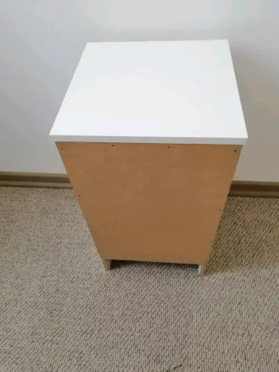 Velador blanco con cajón - miniatura 3