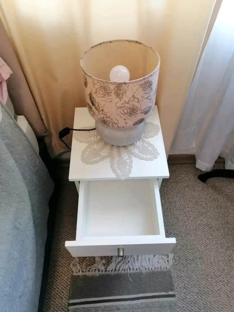 Velador blanco con cajón - 6