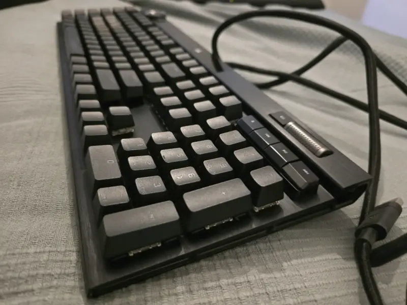 Teclado óptico mecánico Corsair K100 RGB - 2