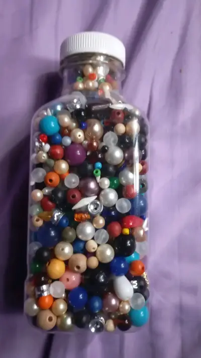 Lote de cuentas de colores - miniatura 5
