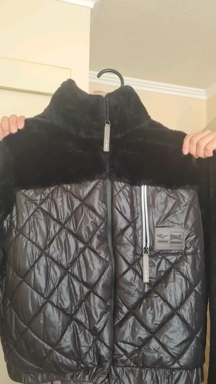 abrigadita chaqueta negra Everlast acolchada - 1