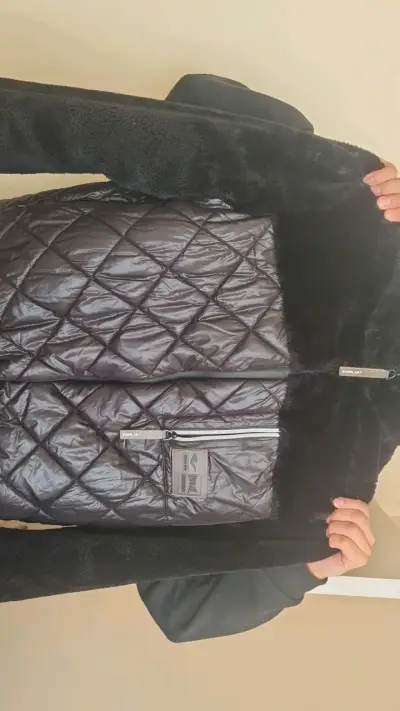 abrigadita chaqueta negra Everlast acolchada - miniatura 2