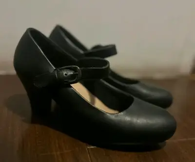 Zapatos negros de tacón - miniatura 1