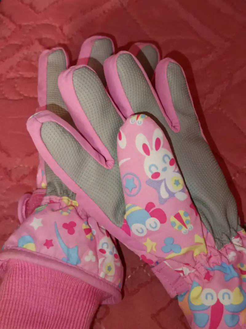 Guantes infantiles rosados estampados - 3
