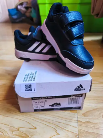 Zapatillas negras con velcro Adidas - miniatura 2