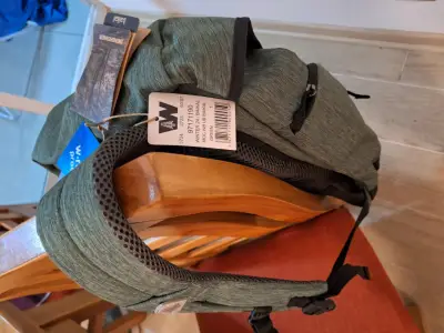 Mochila verde tipo trekking - miniatura 5
