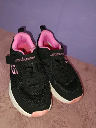 Zapatillas Skechers negras rosas - miniatura 1