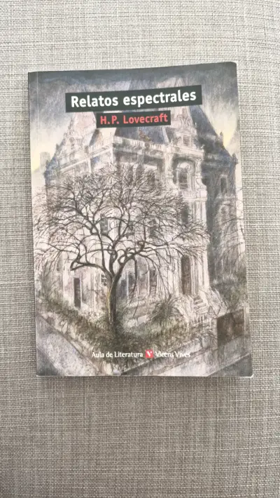 Libro 'Relatos espectrales' H.P. Lovecraft - miniatura 1