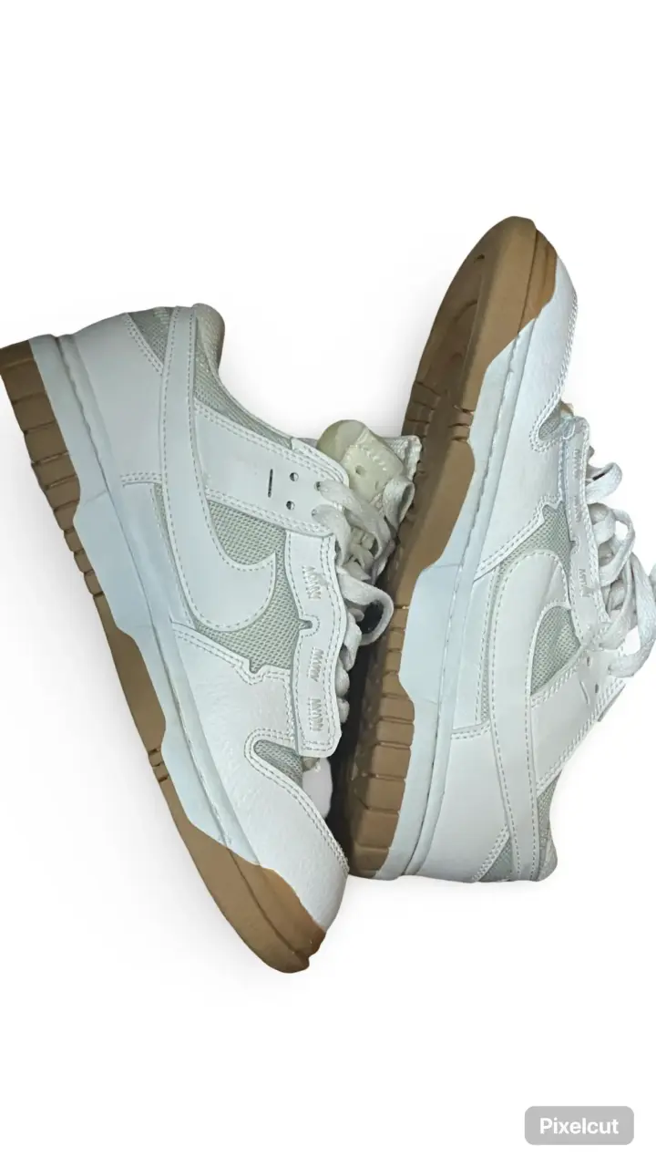 Zapatillas blancas deportivas