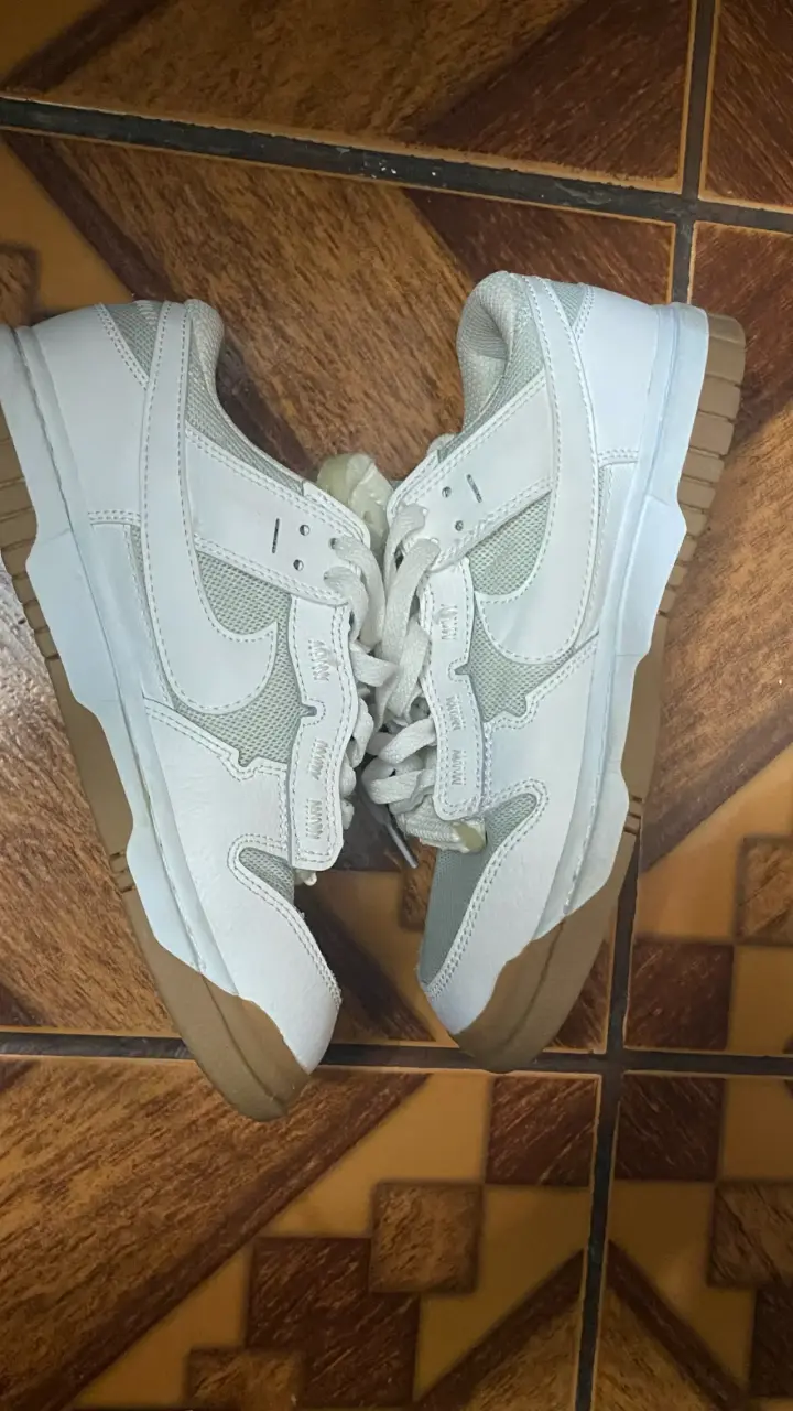 Zapatillas blancas deportivas - 2