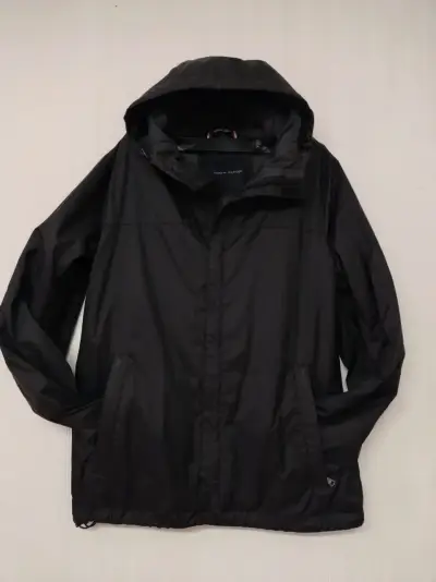 Chaqueta negra cortaviento - miniatura 1