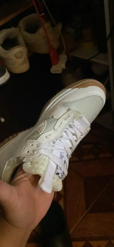 Zapatillas blancas deportivas - miniatura 5
