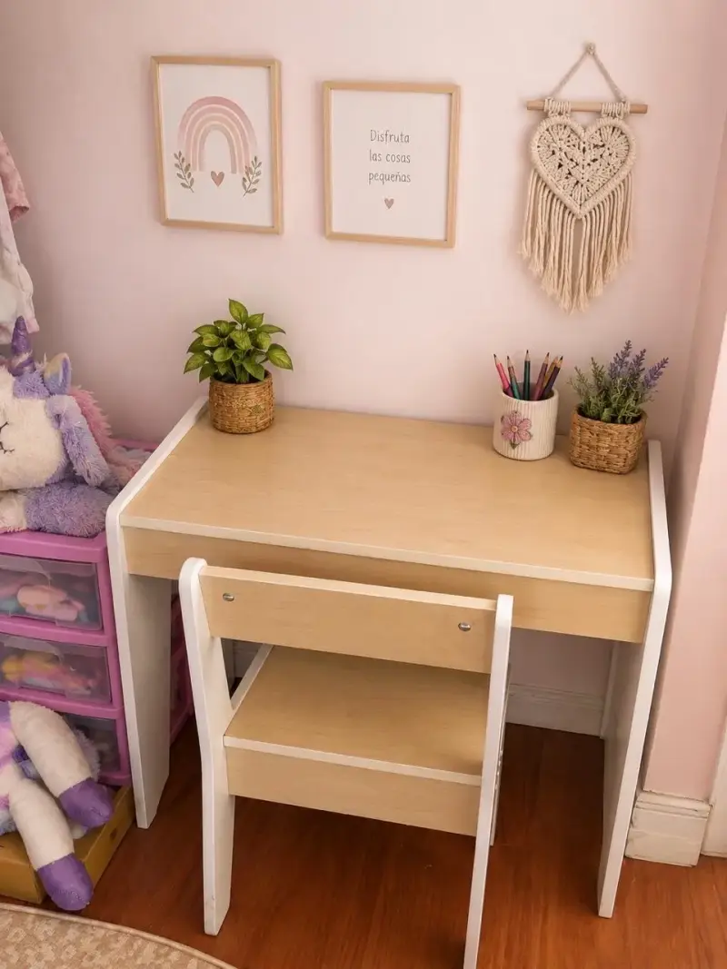 Escritorio infantil con silla