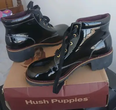 Botines Hush Puppies charol negro - miniatura 1