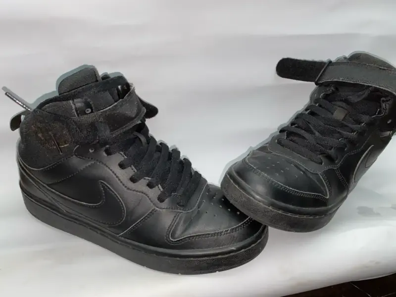 Zapatillas negras de caña alta - 1