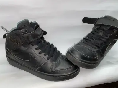 Zapatillas negras de caña alta - miniatura 1