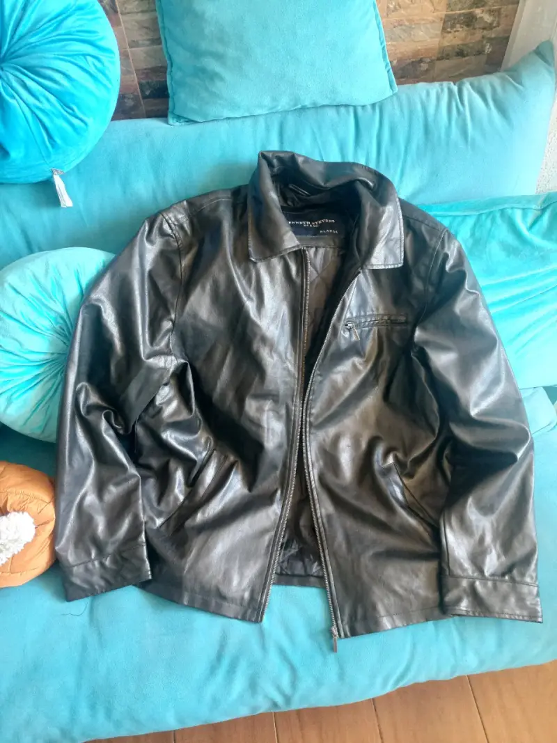Chaqueta de cuero negra
