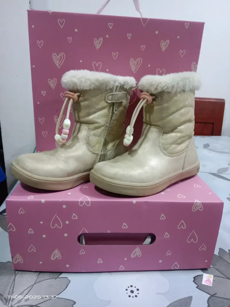 Botines beige con forro de lana - 1