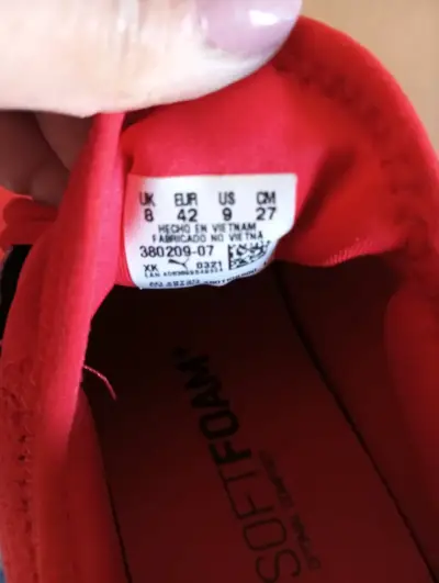 Zapatillas deportivas rojas - miniatura 2