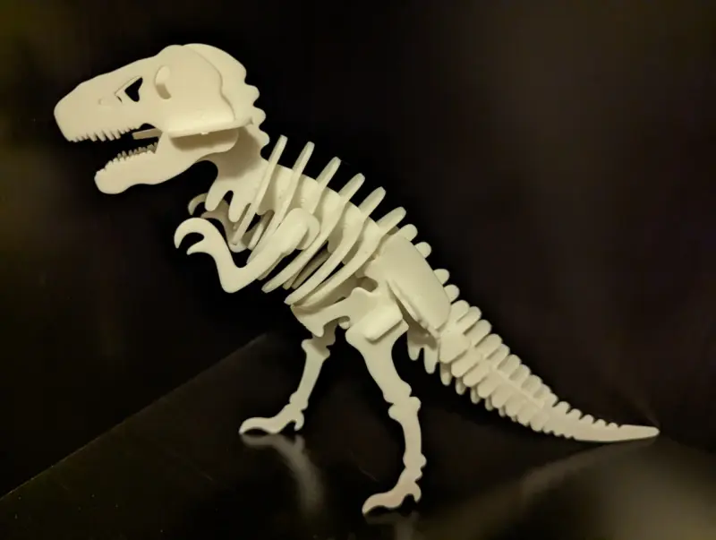Esqueleto de dinosaurio armable