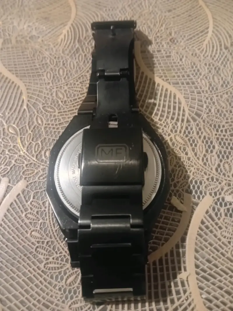 Reloj cronógrafo negro - 2