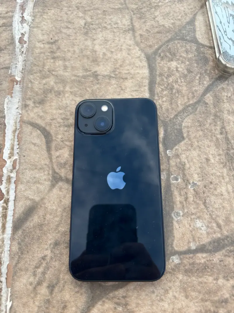 iPhone 13 - 4