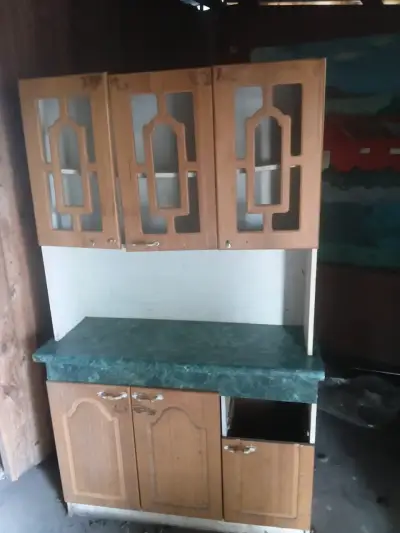 Mueble de cocina con vitrina - miniatura 2