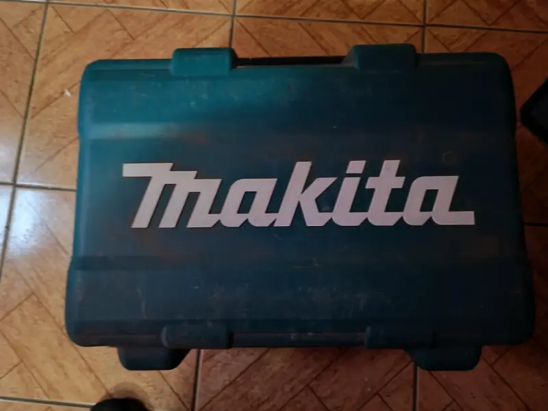 Sierra circular Makita con estuche - 3
