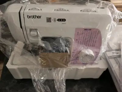 Máquina de coser Brother compacta - miniatura 2