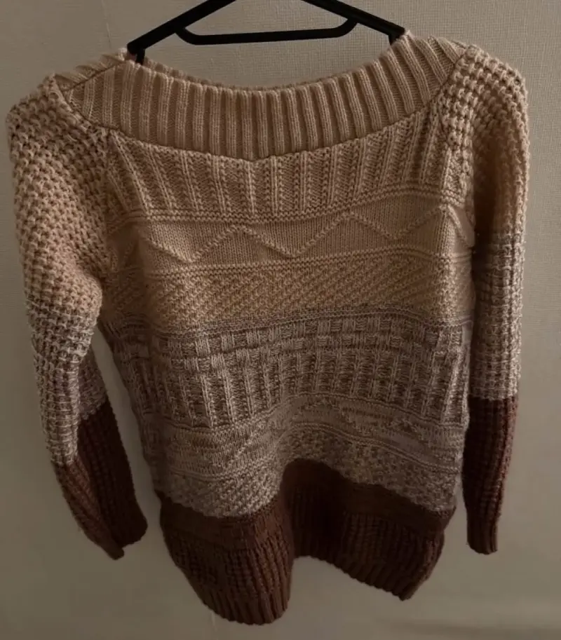 Suéter tejido beige y marrón - 5