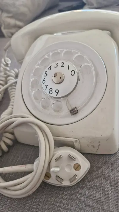 Teléfono rotativo blanco vintage - miniatura 2