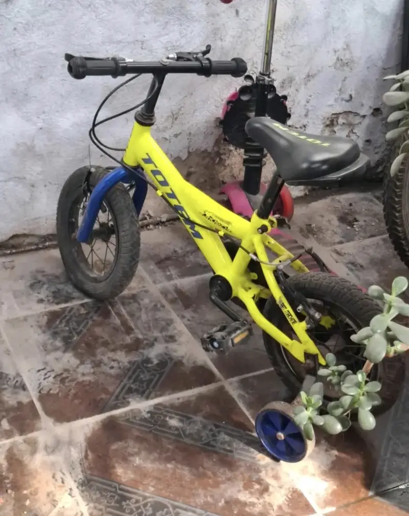 Bicicleta infantil Totem amarilla