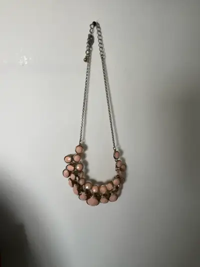 Collar cadena dorado suave y piedras rosa palo - miniatura 2