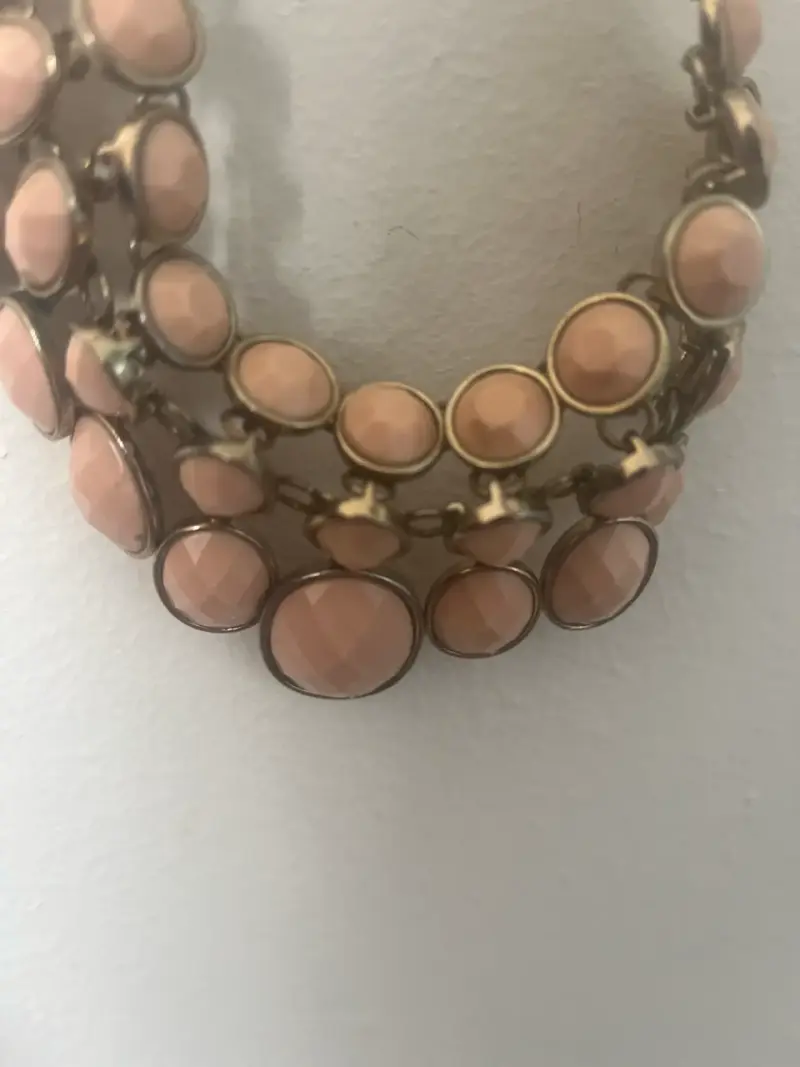 Collar cadena dorado suave y piedras rosa palo - 3